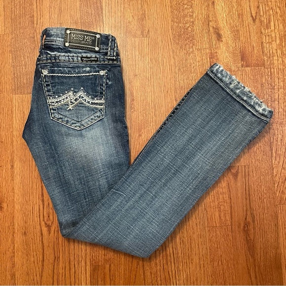 Miss Me Boot Cut JE1048B2L Embellished Jeans size 26 - Picture 2 of 15